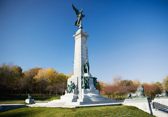 statue george etienne cartier montreal